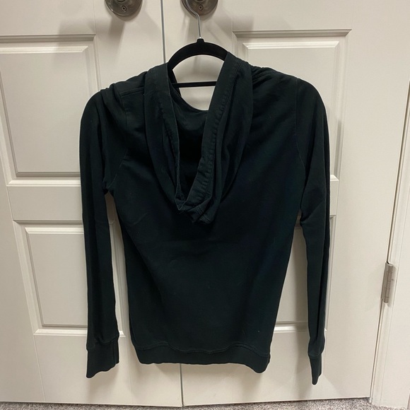 Lacoste pullover - Picture 2 of 3